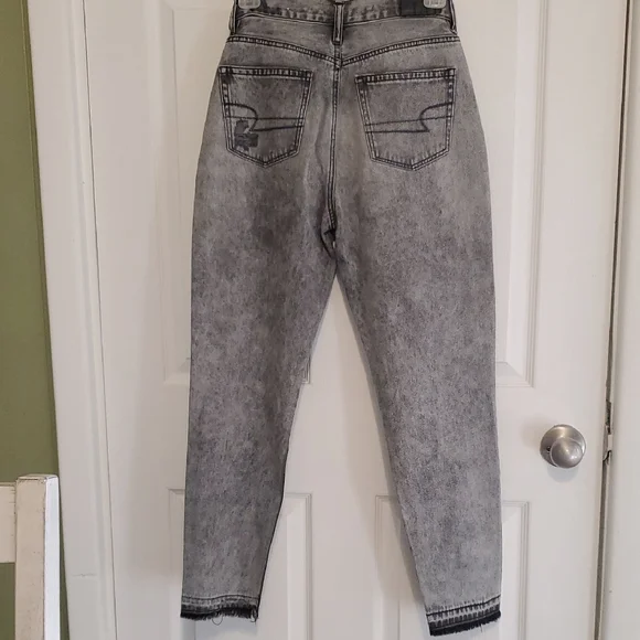 American Eagle Outfitters Gray Crop Ankle Jeans - Picture 3 of 7